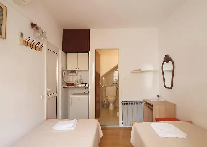 Juric - 2 A Lovely For 2 Apartment